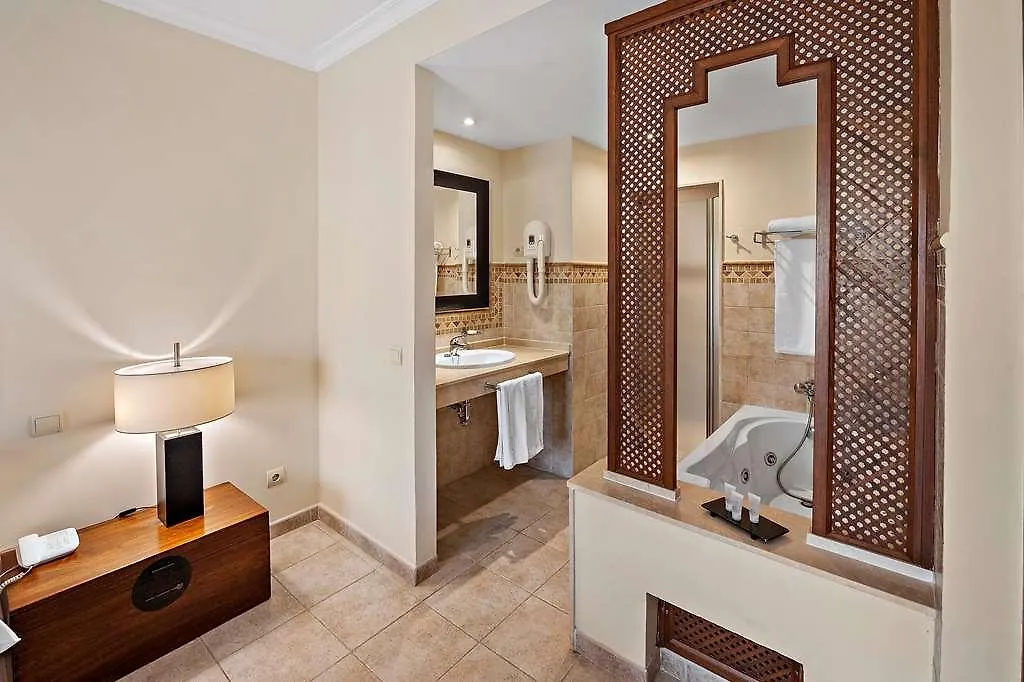 Ramada Hotel & Suites By Wyndham Costa Del Sol Fuengirola Hotel apartamentowy