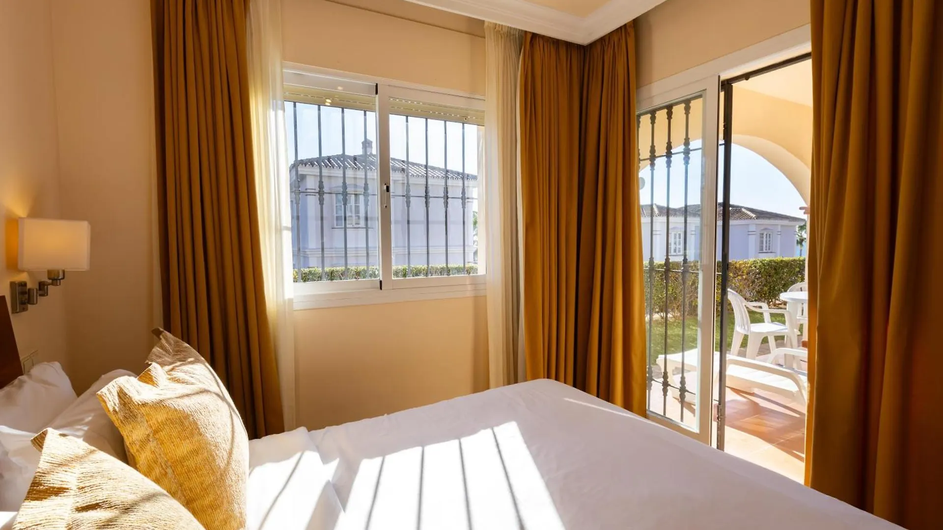 Ramada Hotel & Suites By Wyndham Costa Del Sol Fuengirola Aparthotel