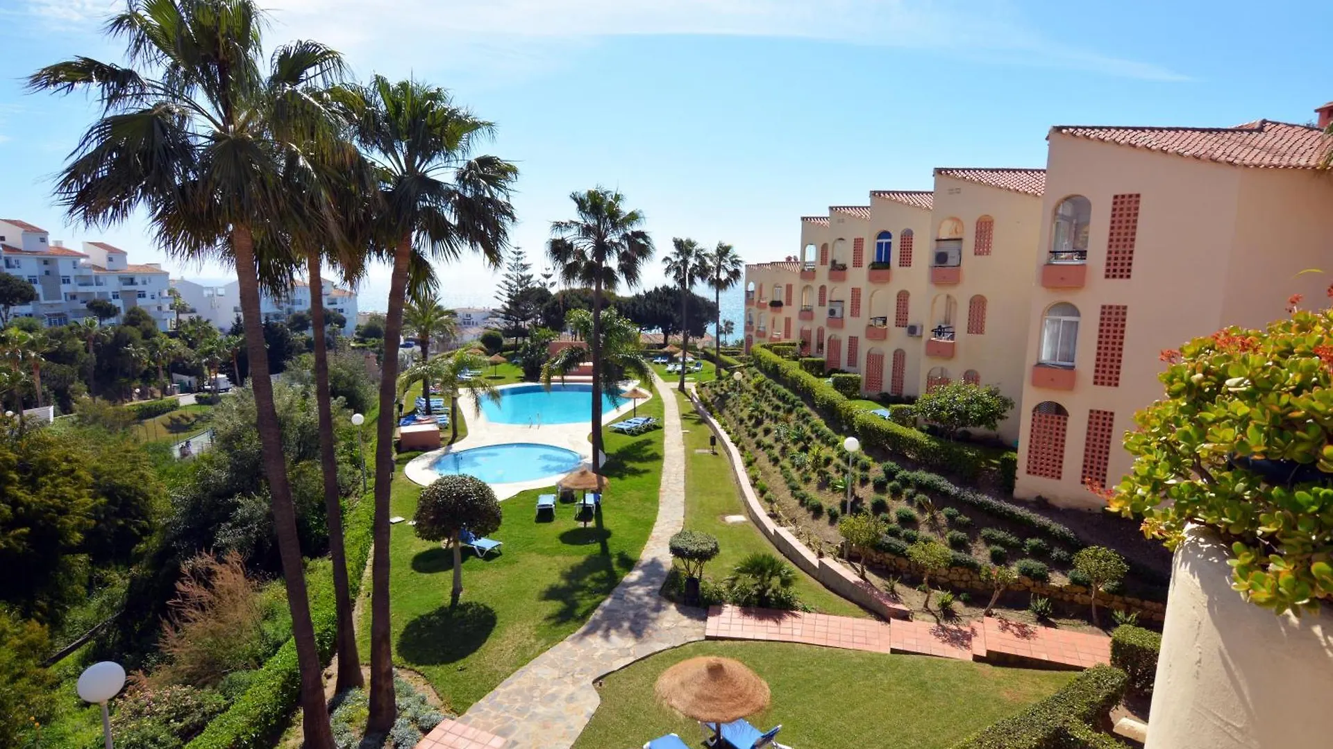 Aparthotel Ramada Hotel & Suites By Wyndham Costa Del Sol Fuengirola