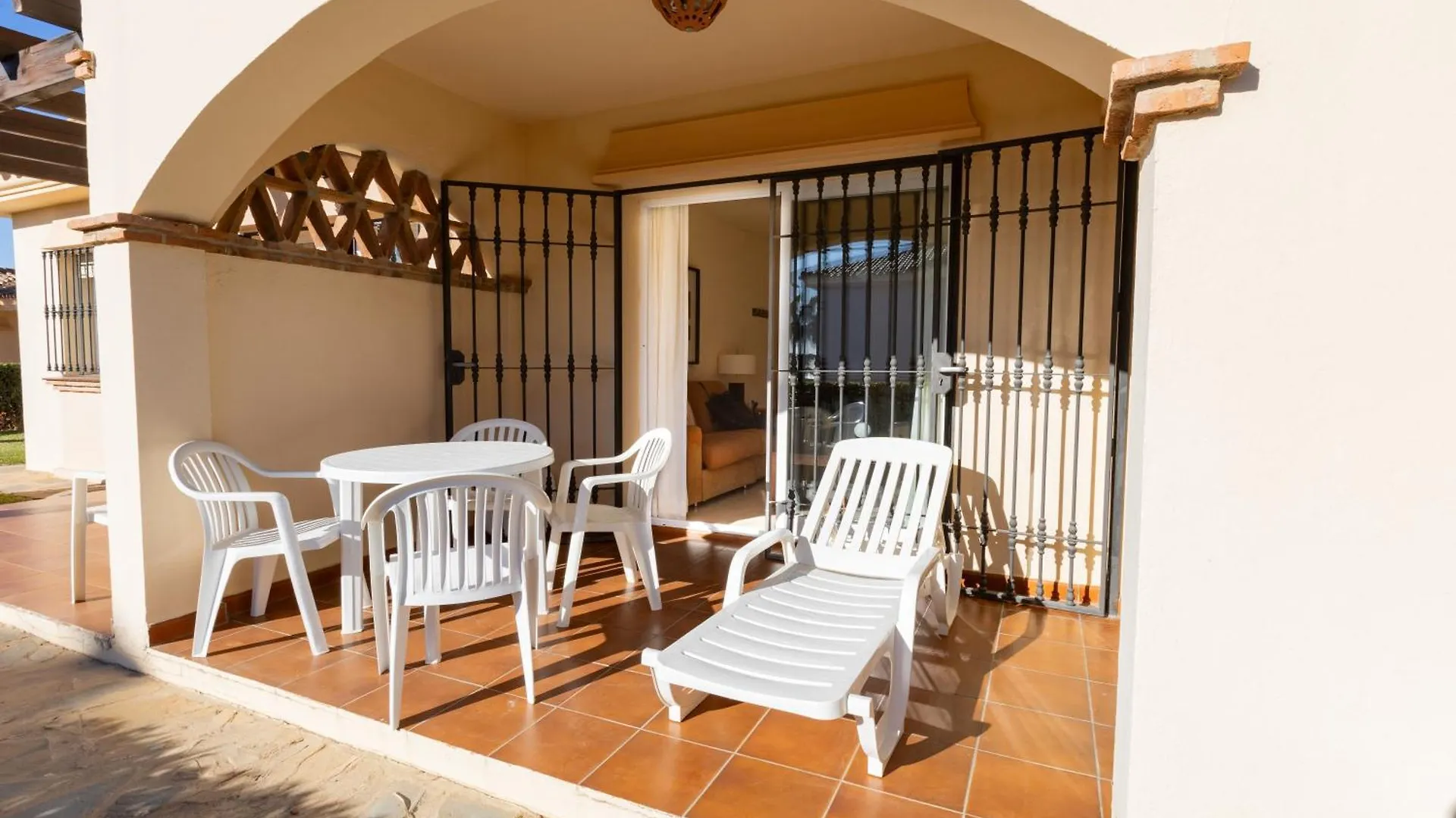Ramada Hotel & Suites By Wyndham Costa Del Sol Fuengirola Aparthotel