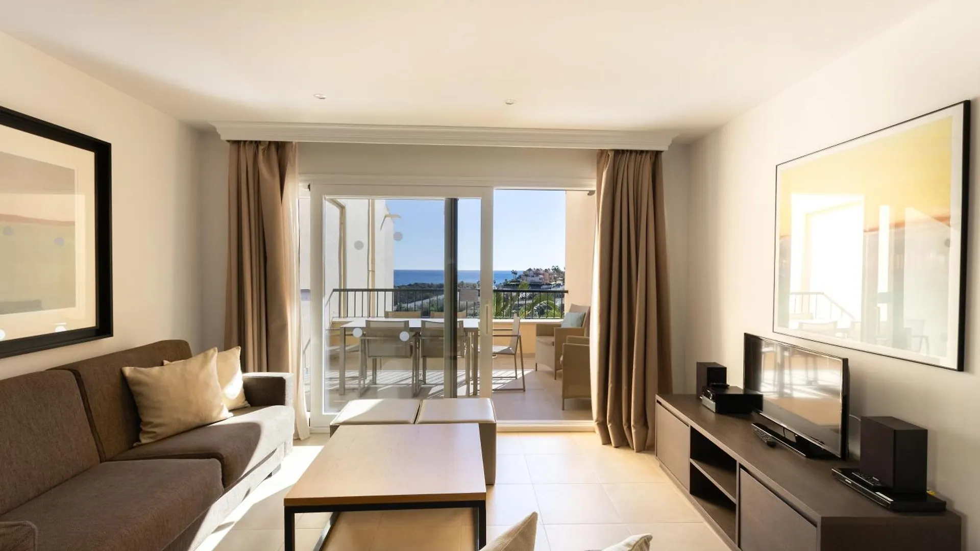 פואנגירולה Ramada Hotel & Suites By Wyndham Costa Del Sol 3*,