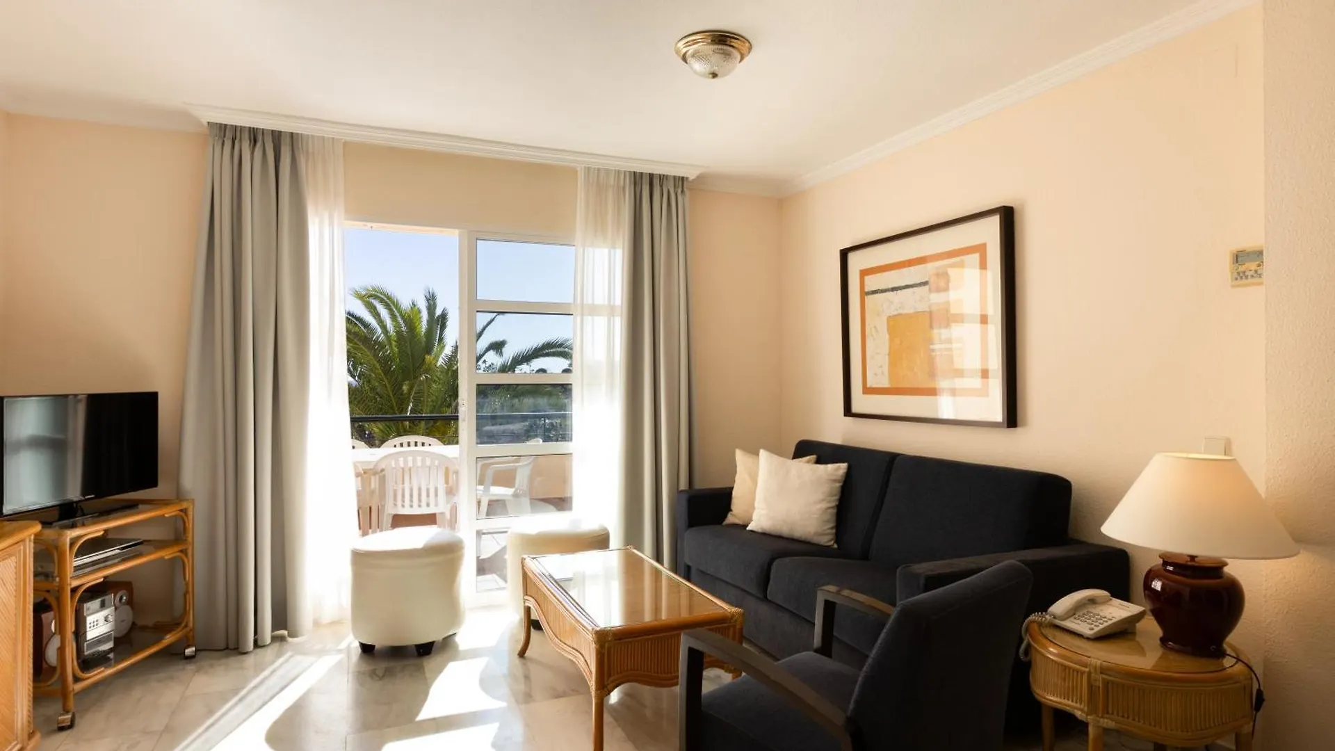 *** Apartmanhotel Ramada Hotel & Suites By Wyndham Costa Del Sol Fuengirola Spanyolország