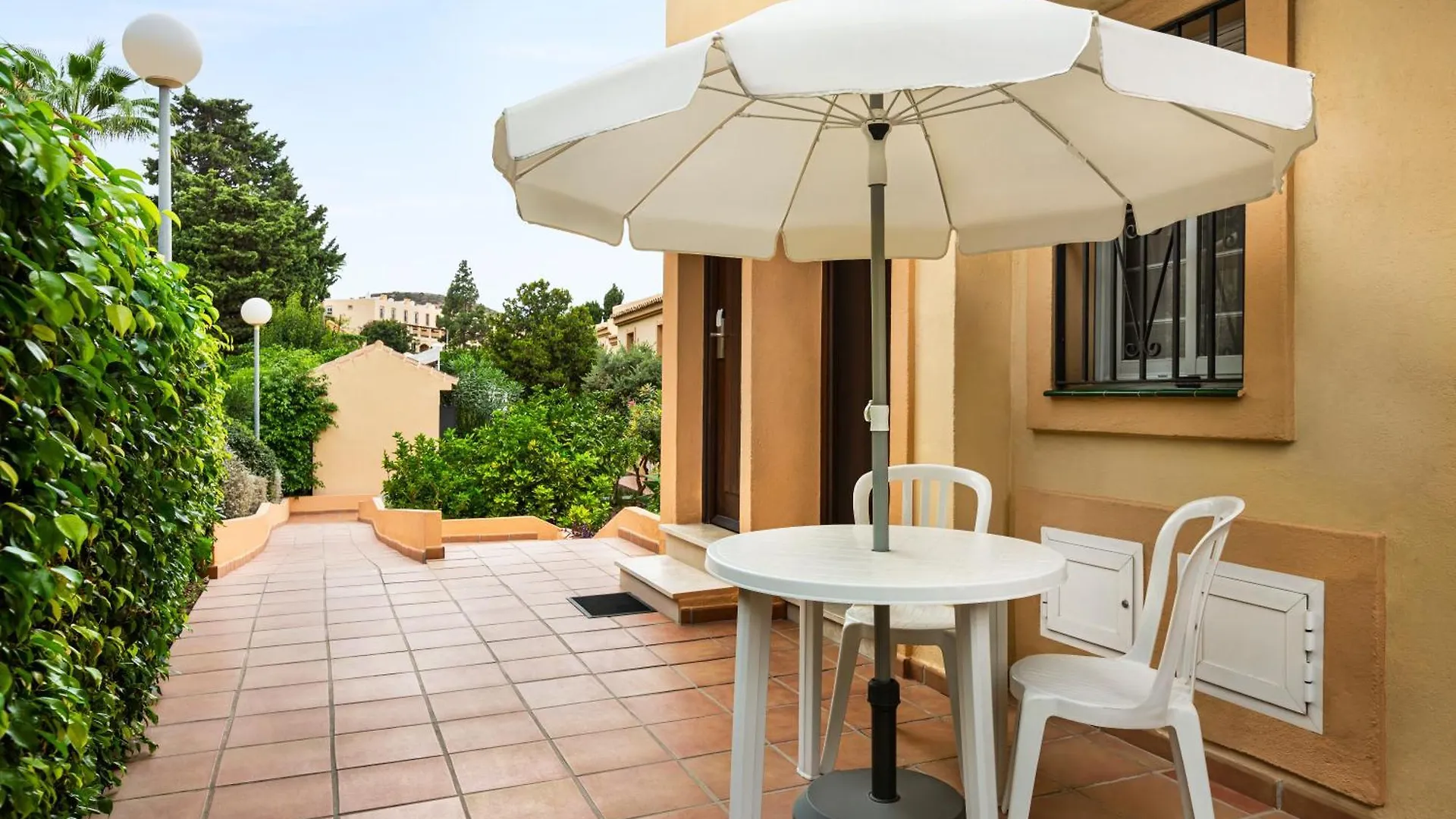 Ramada Hotel & Suites By Wyndham Costa Del Sol Fuengirola Spanyolország
